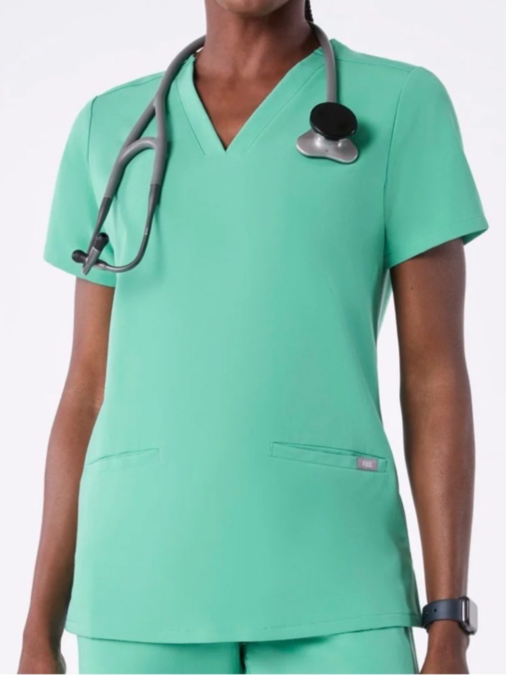 FIGS Women's Casma Three Pocket Scrub Top | Size S